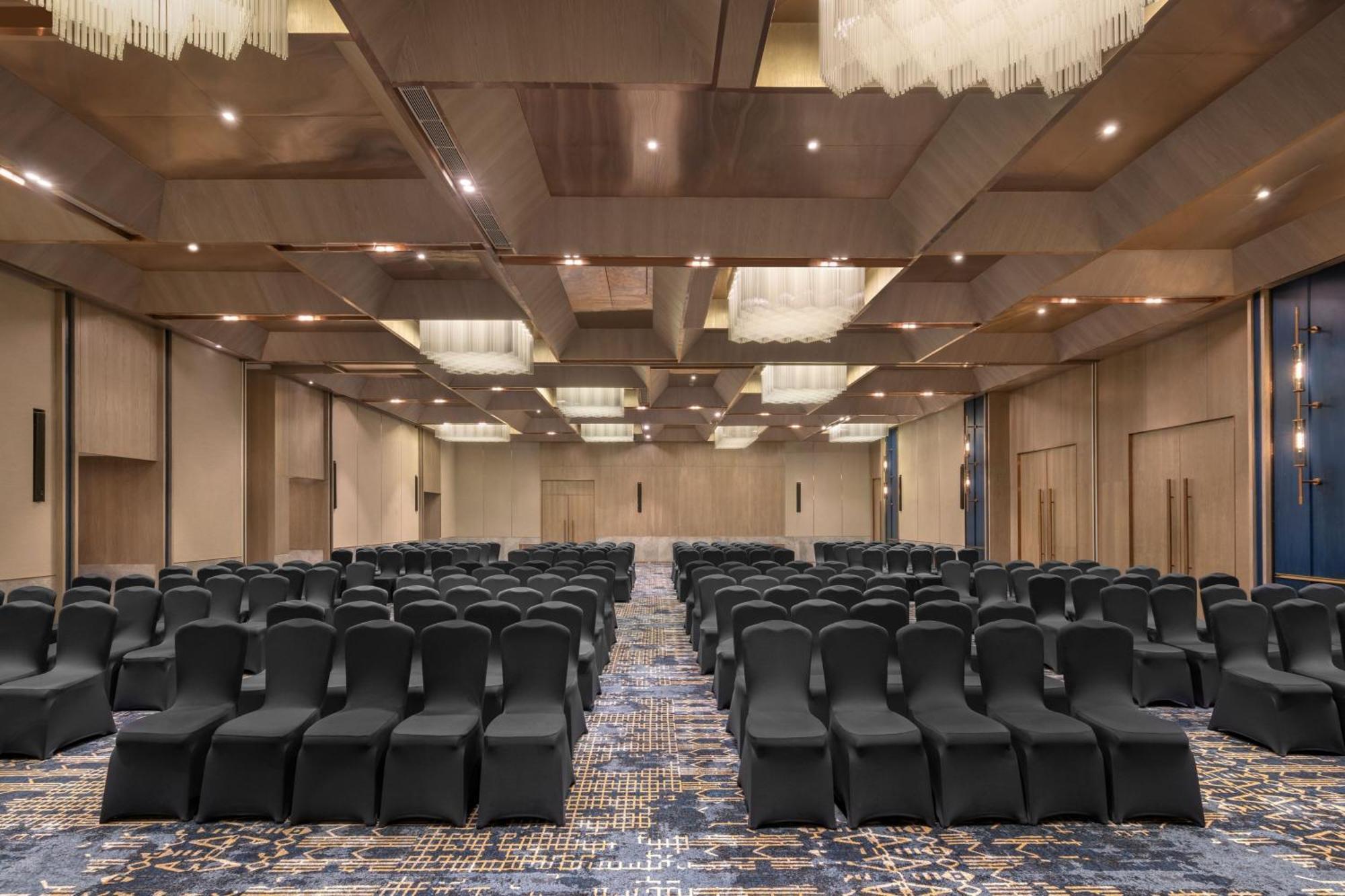 Navi Mumbai Marriott Hotel Exterior photo