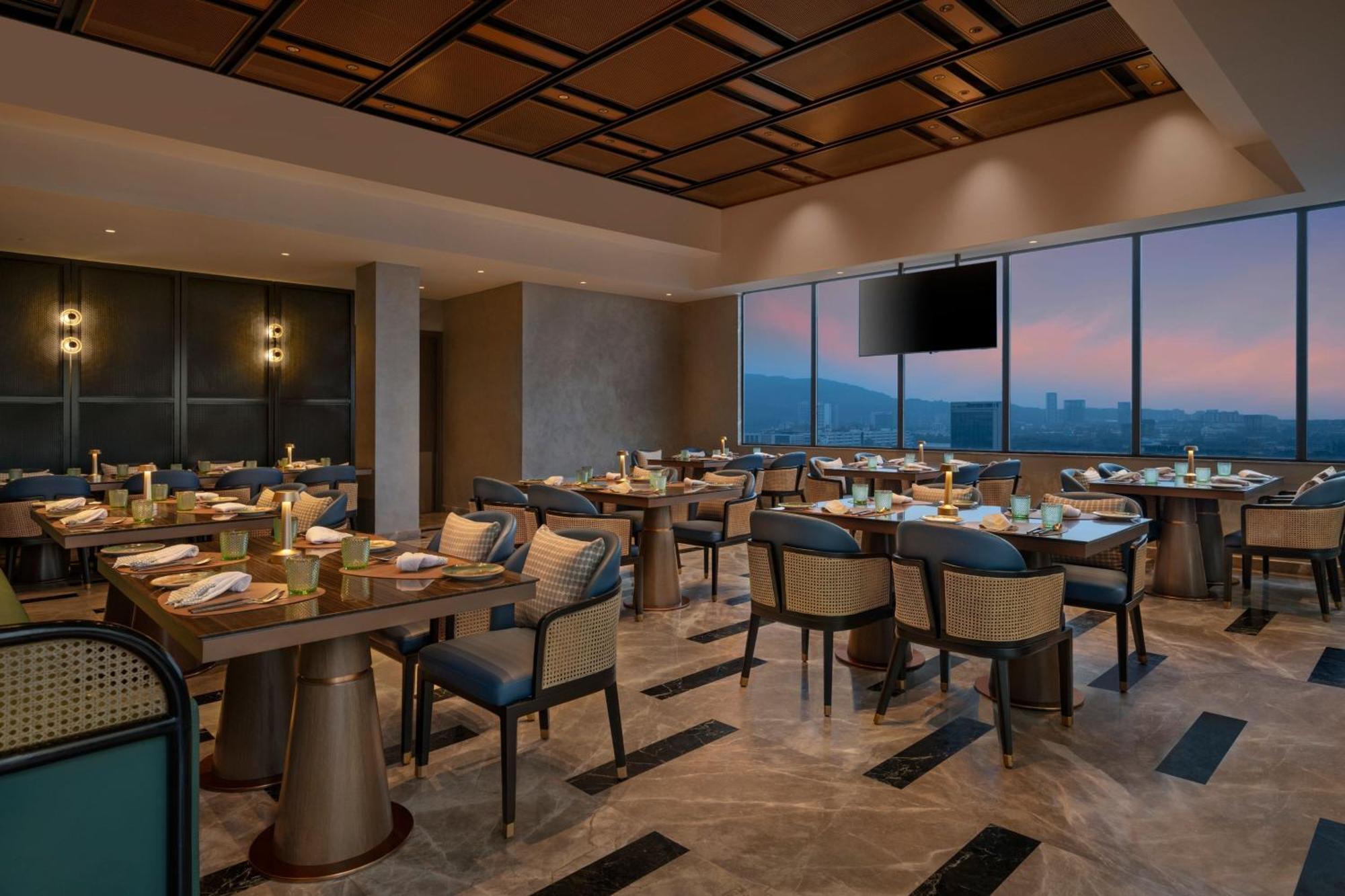 Navi Mumbai Marriott Hotel Exterior photo