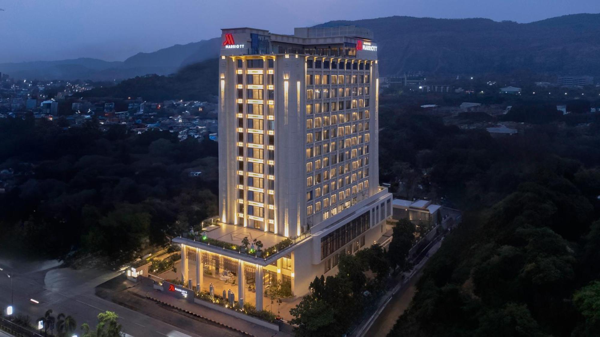 Navi Mumbai Marriott Hotel Exterior photo
