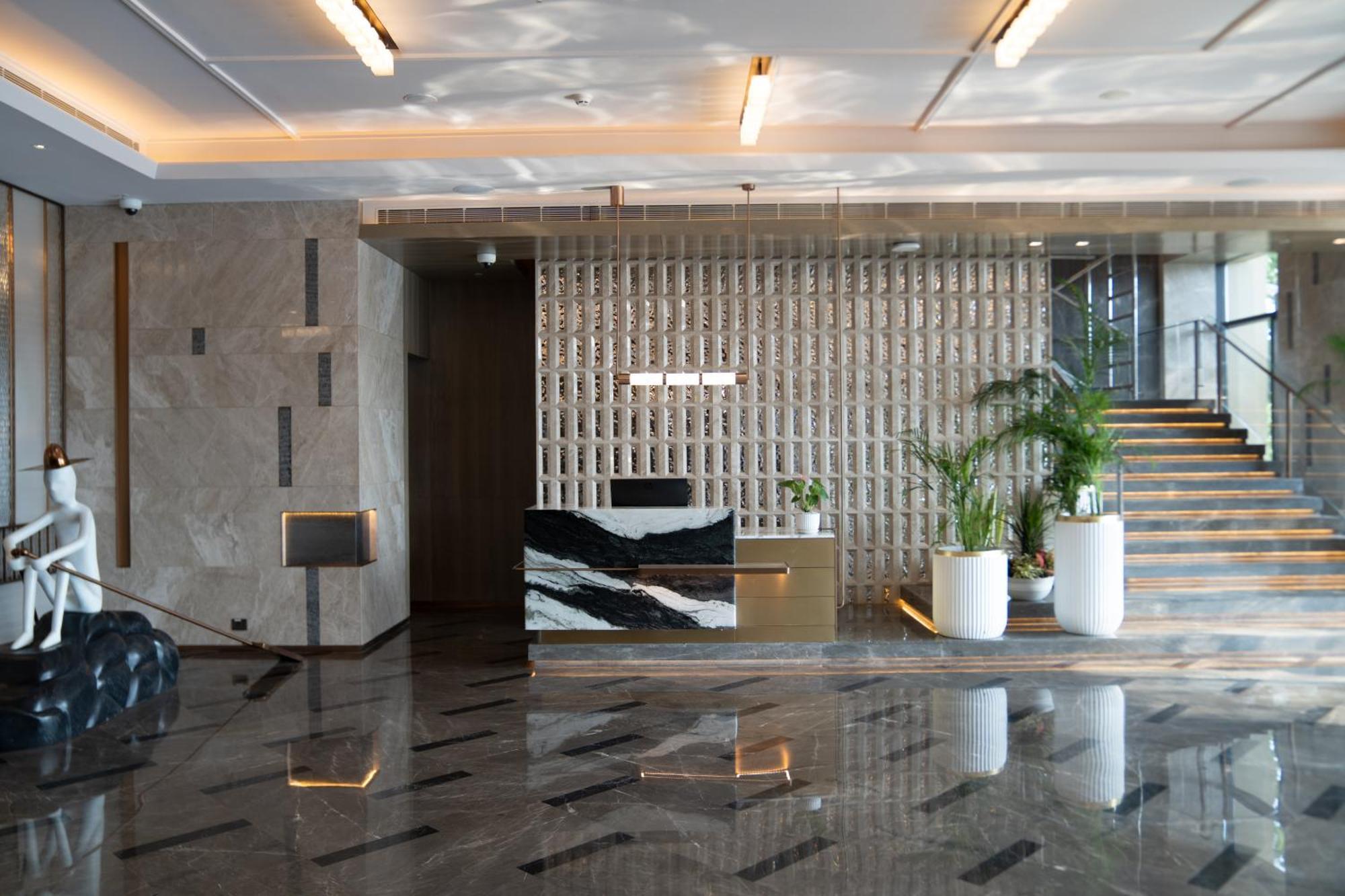 Navi Mumbai Marriott Hotel Exterior photo