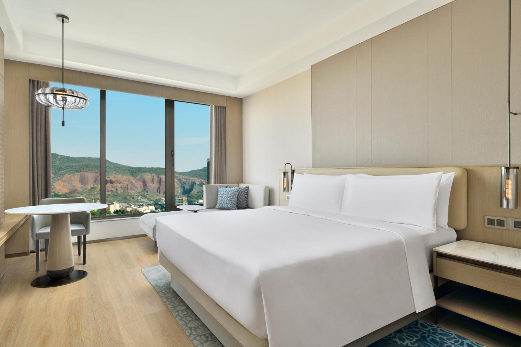 Navi Mumbai Marriott Hotel Exterior photo