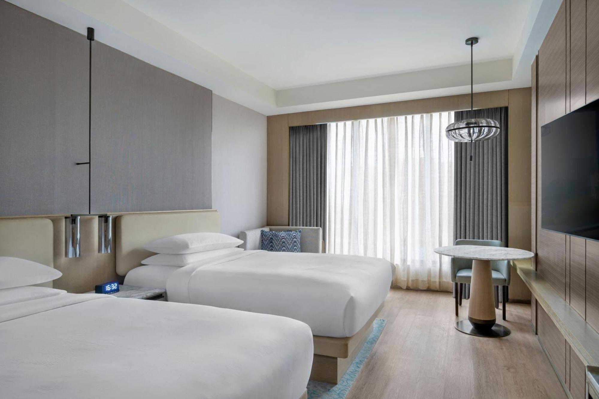 Navi Mumbai Marriott Hotel Exterior photo